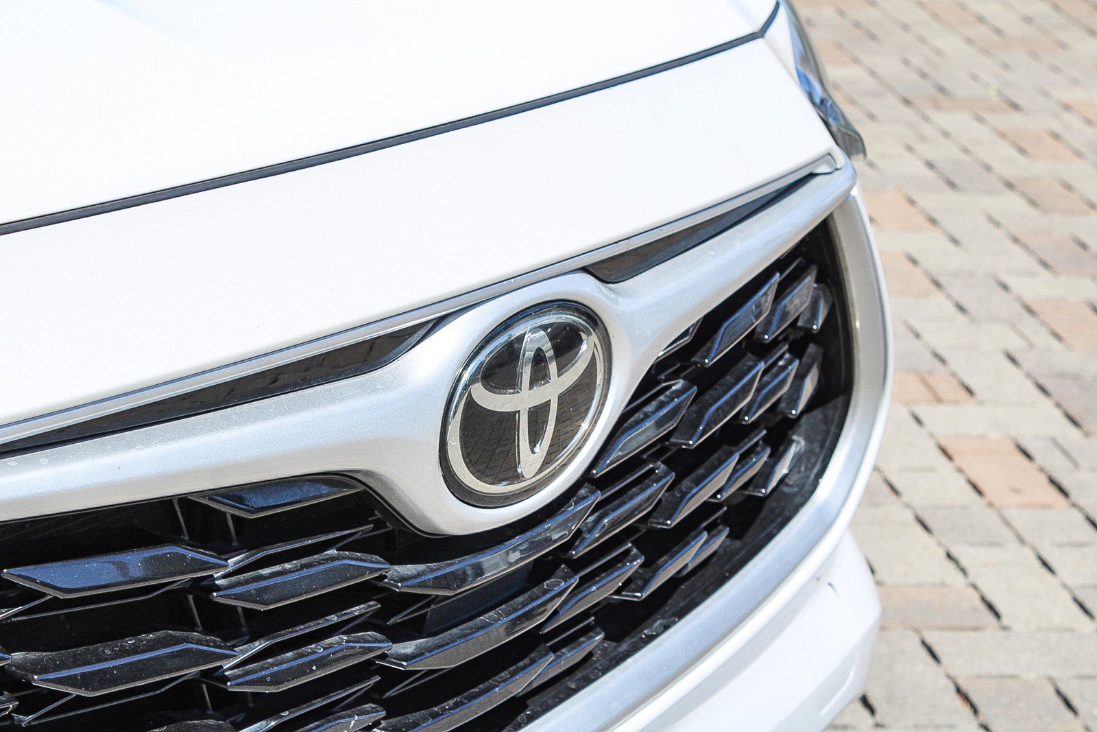 Used 2023 Toyota Highlander XLE FWD image 6