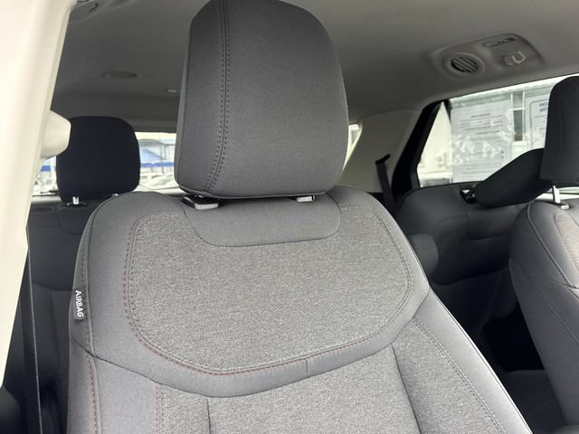 Used 2025 Ford Explorer Active RWD image 30