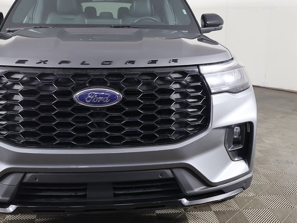 Used 2025 Ford Explorer ST-Line w/ ST-Line Street Pack image 15