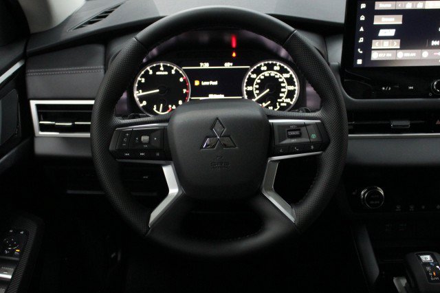 New 2026 Mitsubishi Outlander SE FWD image 21