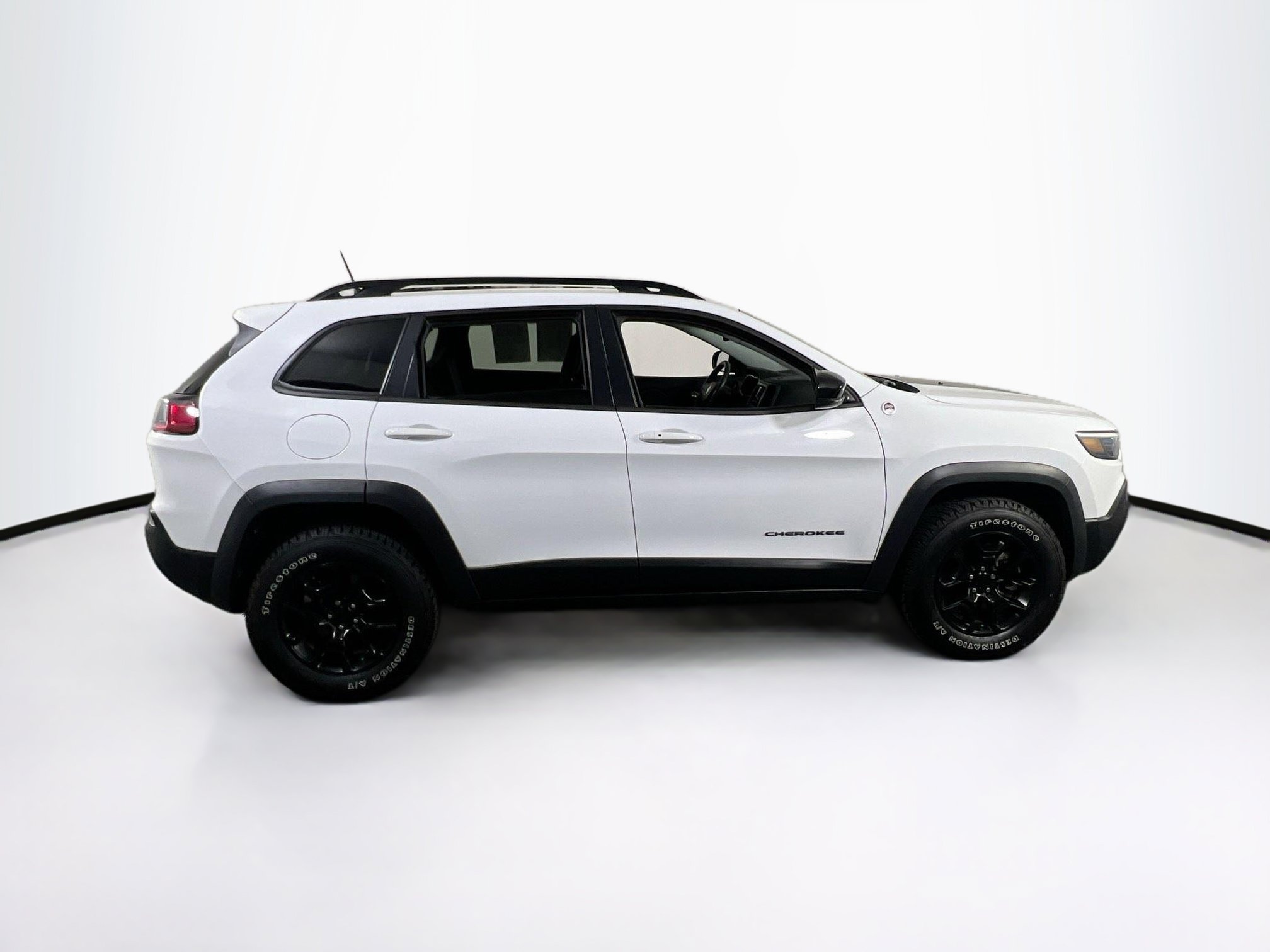 Used 2022 Jeep Cherokee Trailhawk w/ Trailer Tow Group AWD/4WD image 4