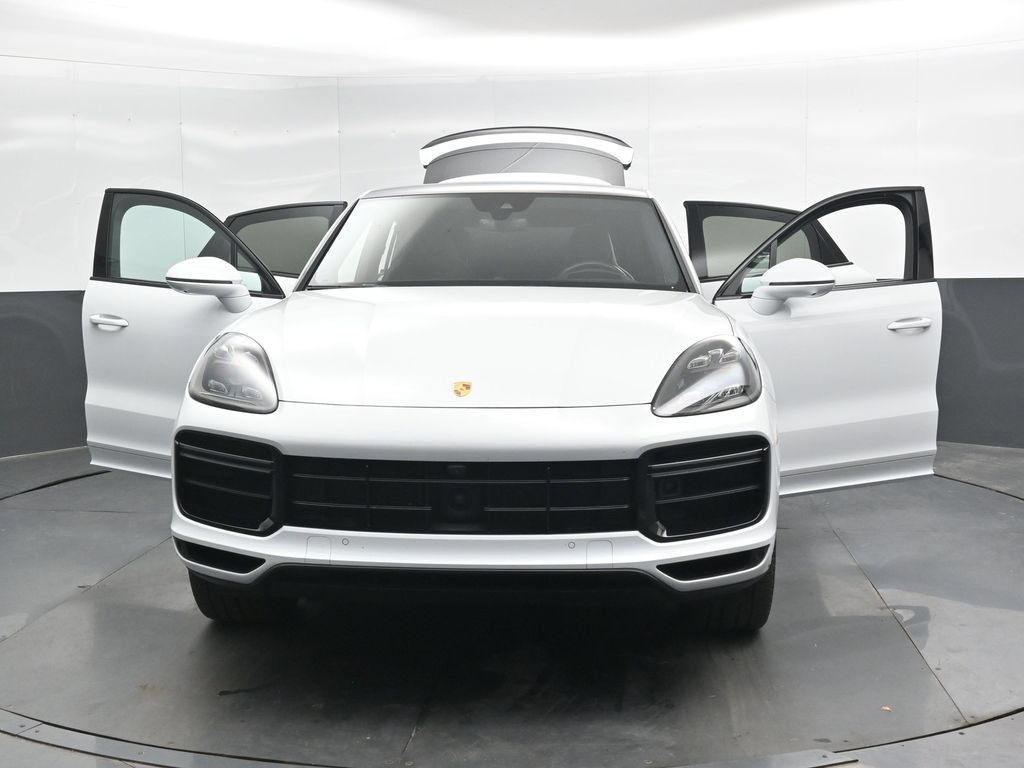 Used 2023 Porsche Cayenne Turbo AWD/4WD image 49