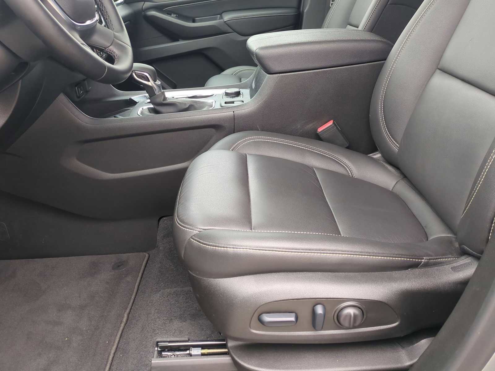 Used 2024 Chevrolet Traverse LT image 19