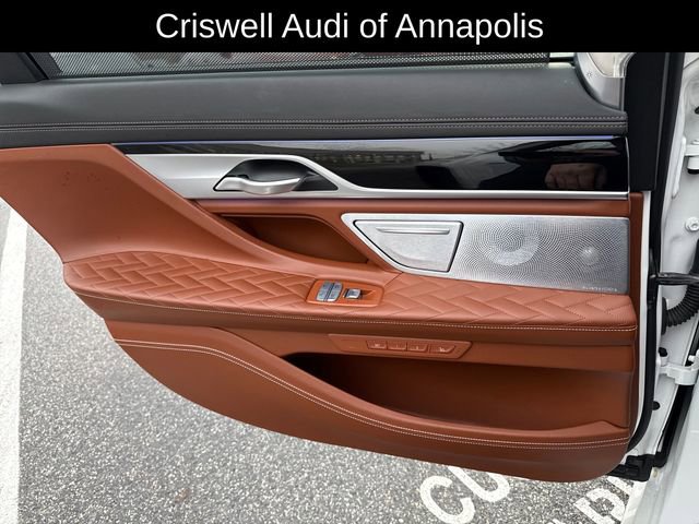 Used 2020 BMW ALPINA B7 xDrive w/ Luxury Rear Seating Package image 17