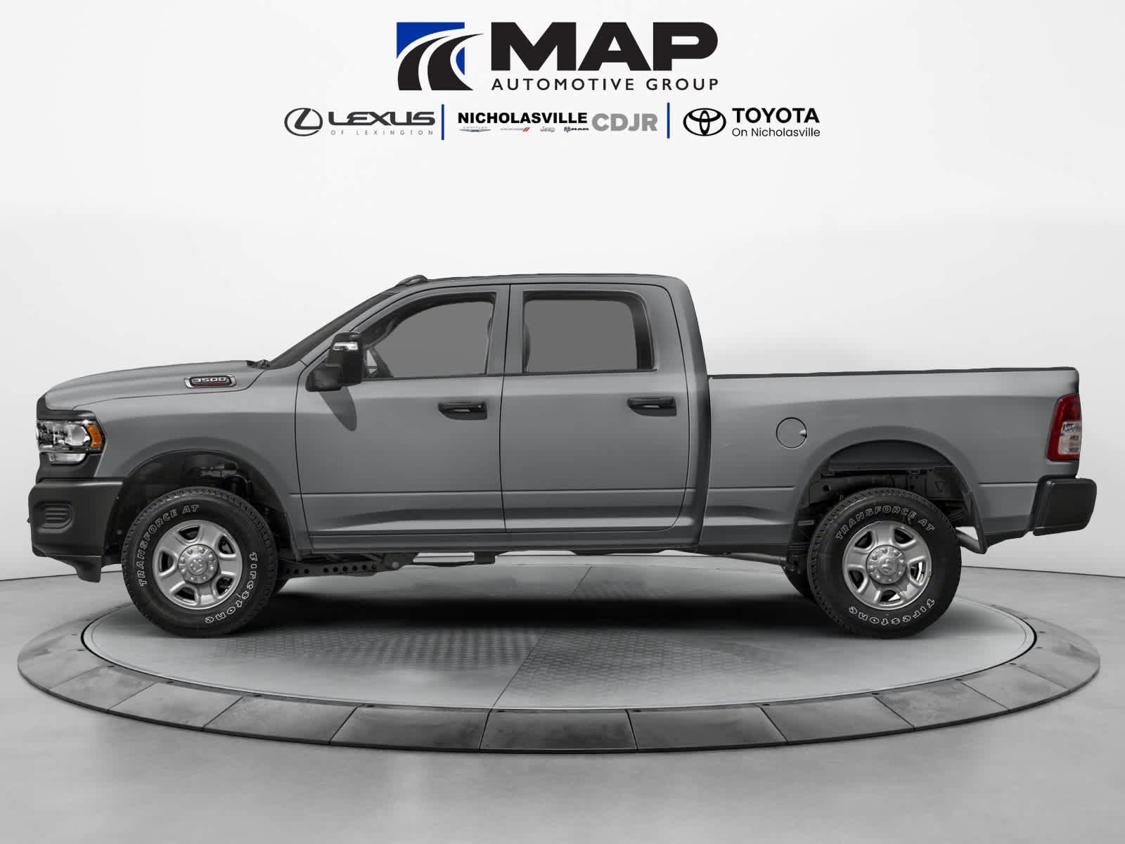 Used 2024 RAM 3500 Tradesman w/ Chrome Appearance Group AWD/4WD image 3