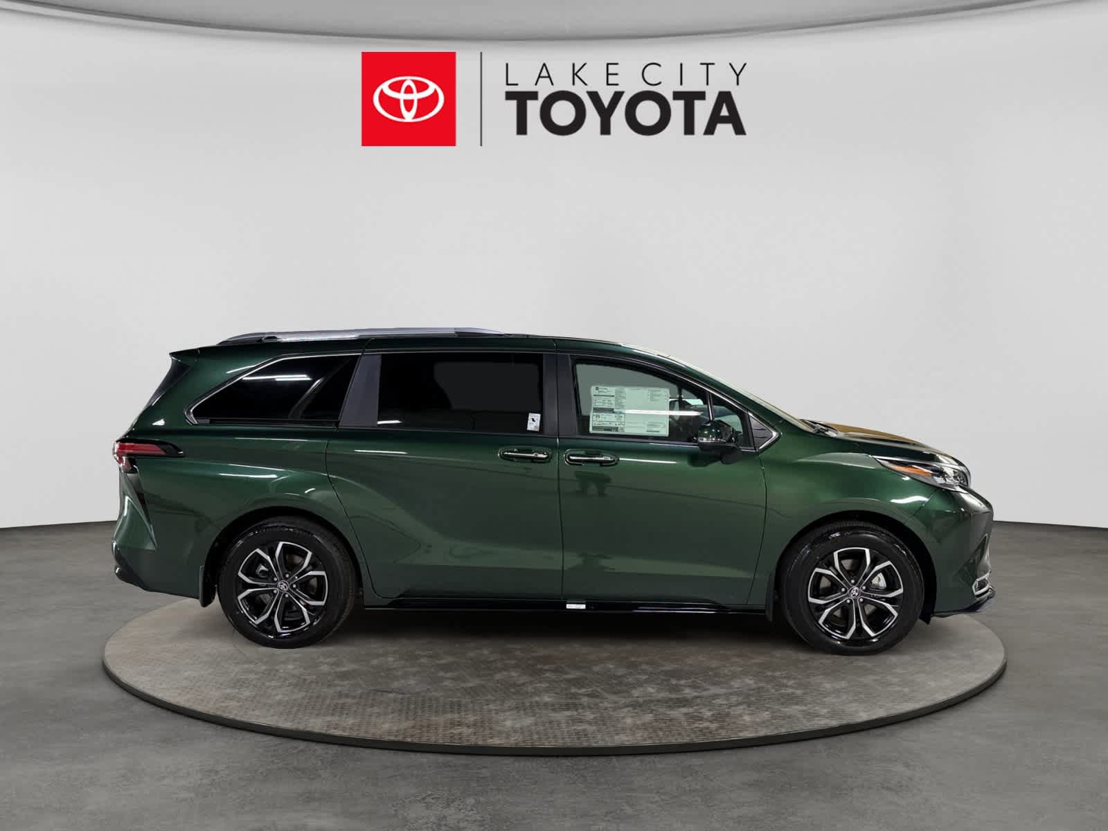 New 2026 Toyota Sienna Platinum AWD/4WD image 7
