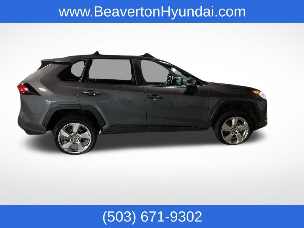 Used 2021 Toyota RAV4 XLE Premium image 19