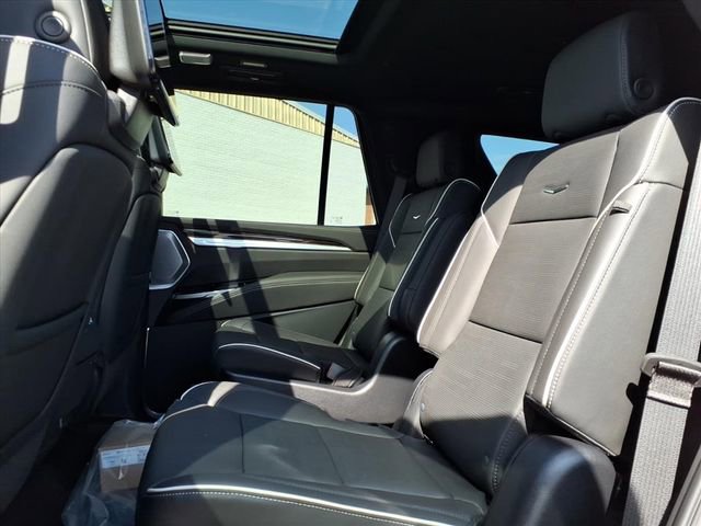 New 2026 Cadillac Escalade Luxury w/ Touring Package AWD/4WD image 8