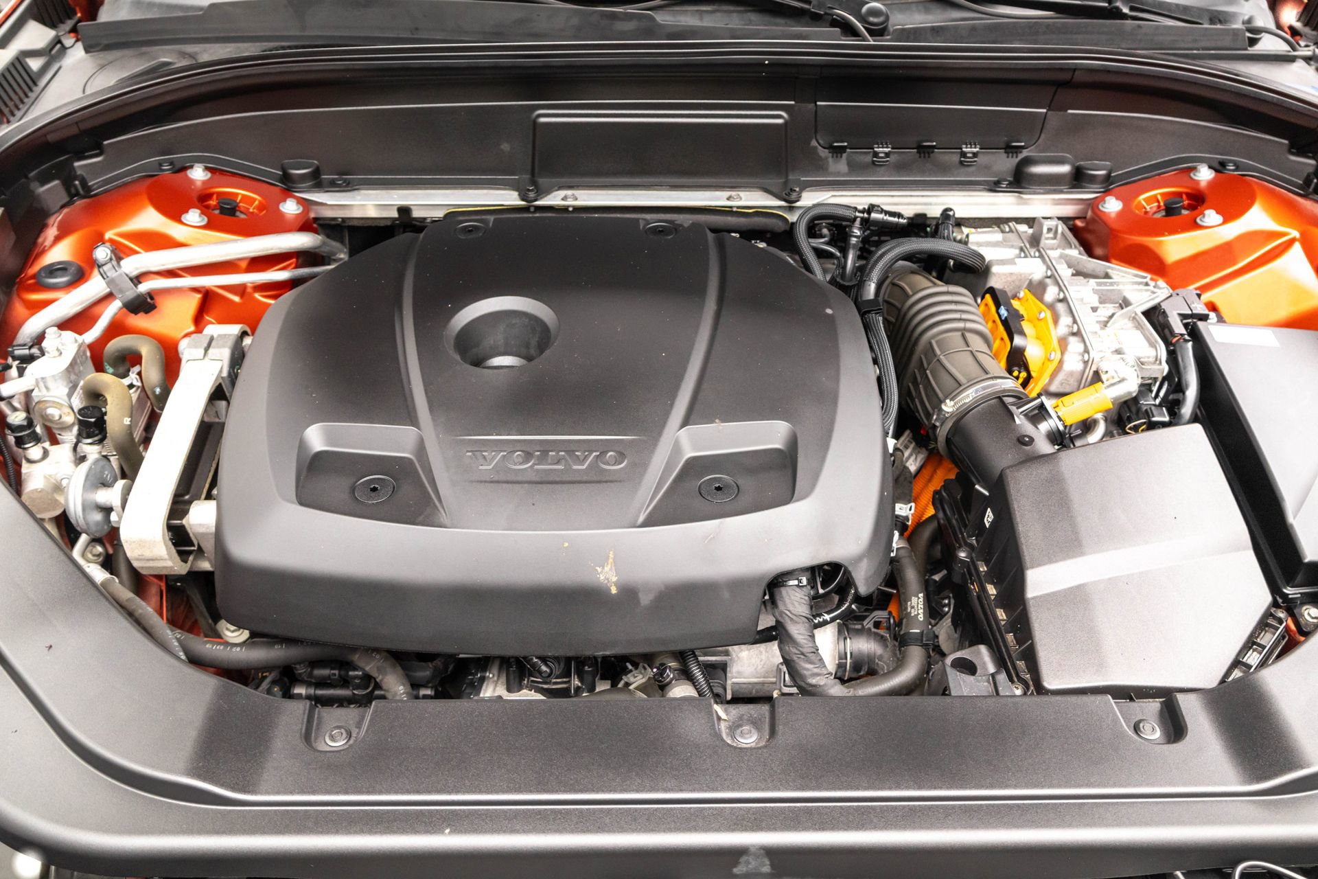 Used 2019 Volvo XC60 T8 Momentum w/ Advanced Package image 43