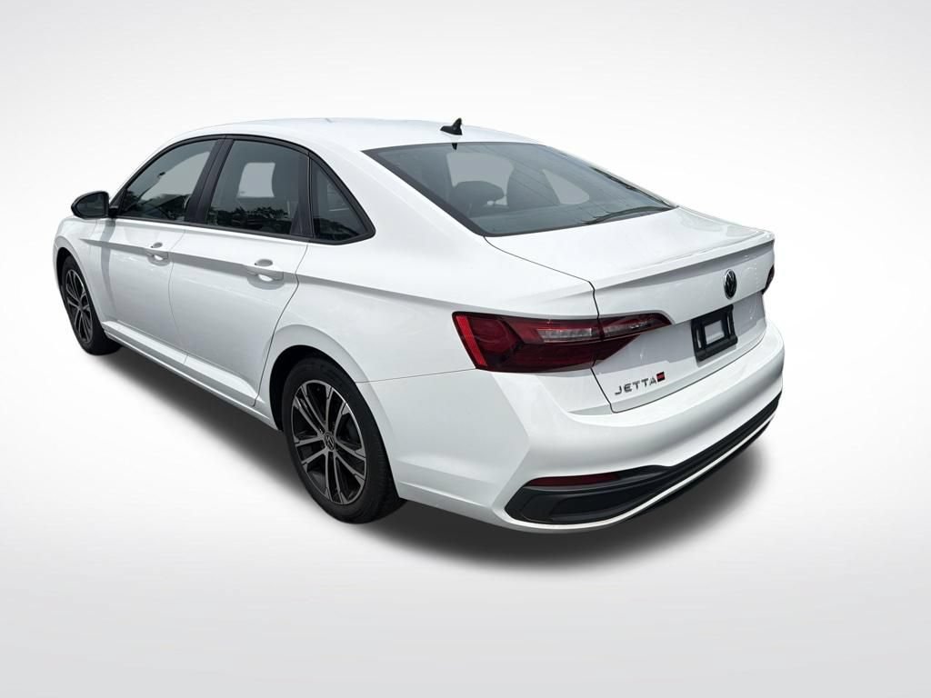 Used 2022 Volkswagen Jetta Sport FWD image 4