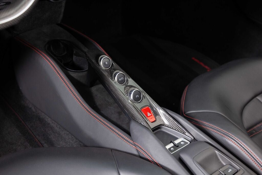 Used 2022 Ferrari F8 Tributo RWD image 51