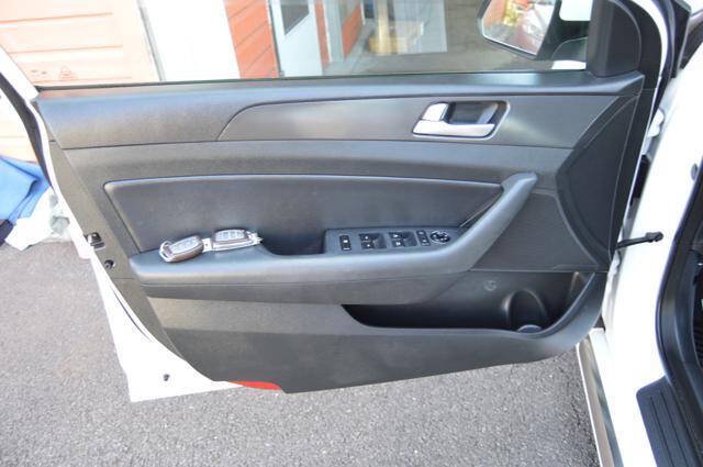 Used 2015 Hyundai Sonata Sport w/ Option Group 03 FWD image 29