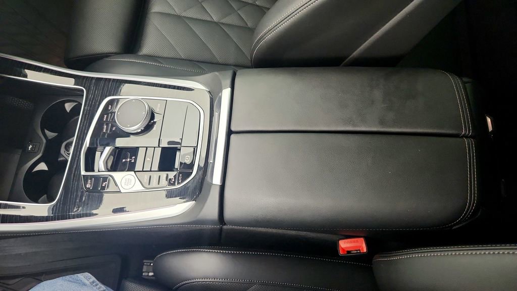 Used 2024 BMW X5 xDrive40i w/ M Sport Package image 19