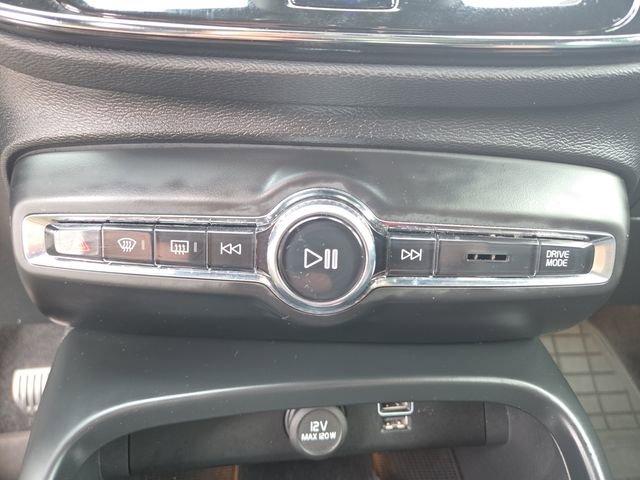 Used 2019 Volvo XC40 T5 Inscription image 26