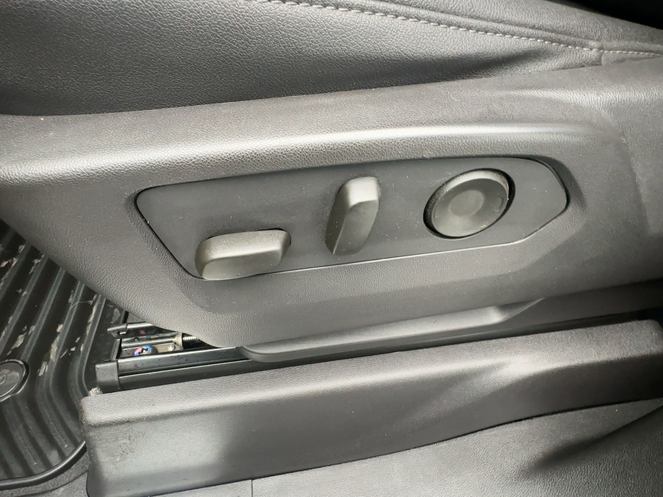 Used 2024 Chevrolet Silverado 3500 LTZ w/ LTZ Plus Package image 13