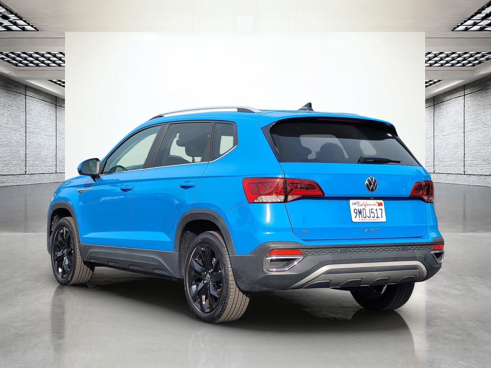 Used 2022 Volkswagen Taos SE w/ Panoramic Sunroof Package FWD image 7