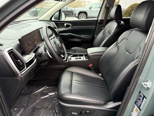 Used 2025 Kia Sorento EX image 17