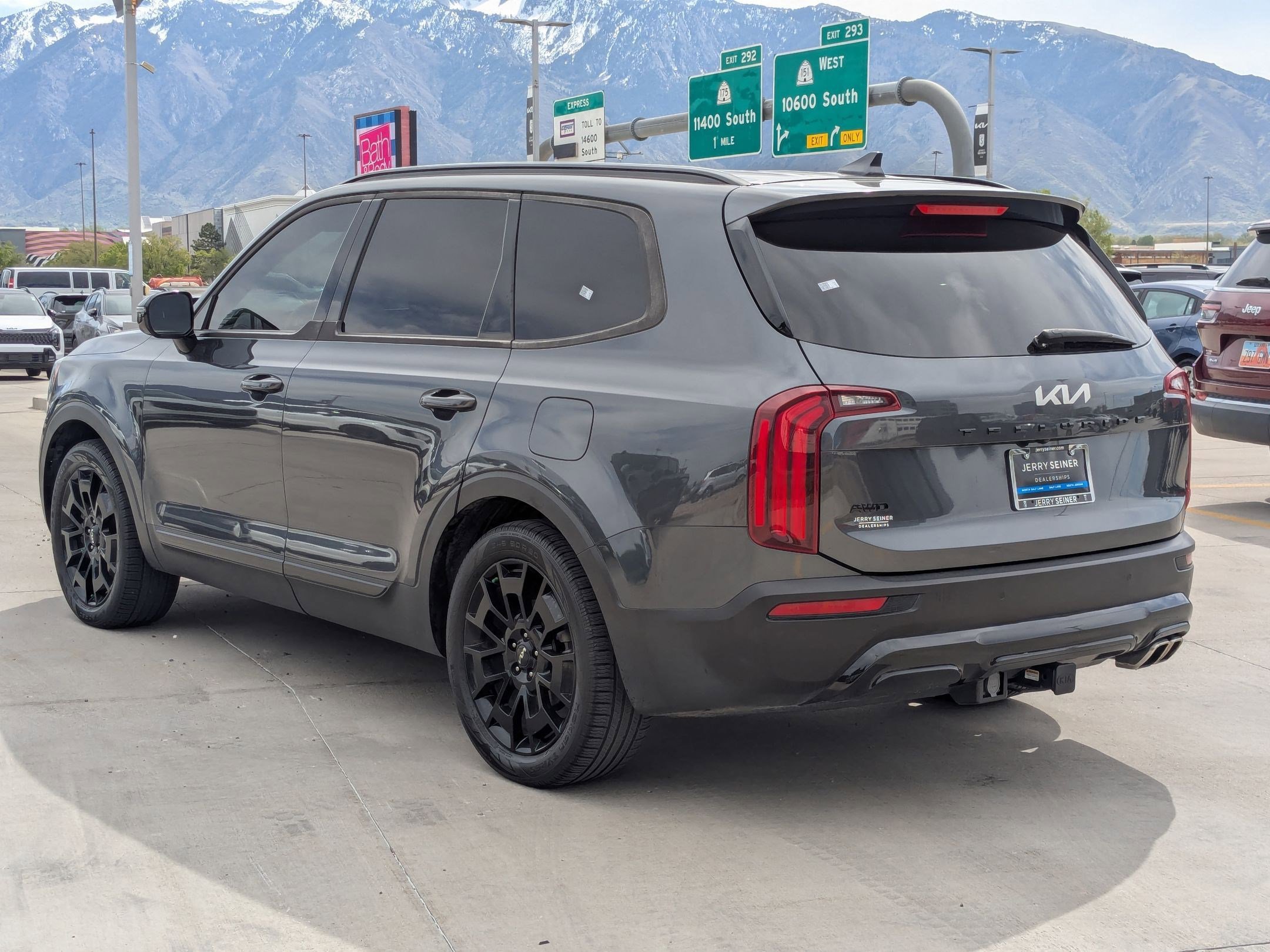 Certified 2022 Kia Telluride SX w/ SX Prestige Package image 3