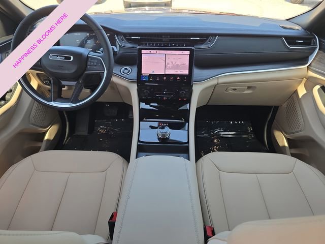Certified 2025 Jeep Grand Cherokee Limited w/ Black Appearance Package RWD image 9