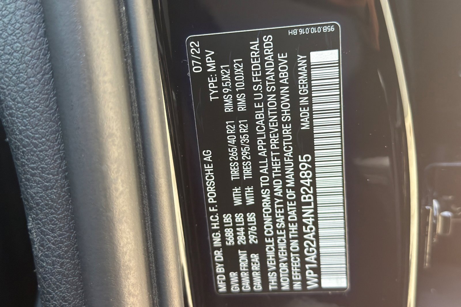 Used 2022 Porsche Macan S w/ Premium Package Plus AWD/4WD image 28