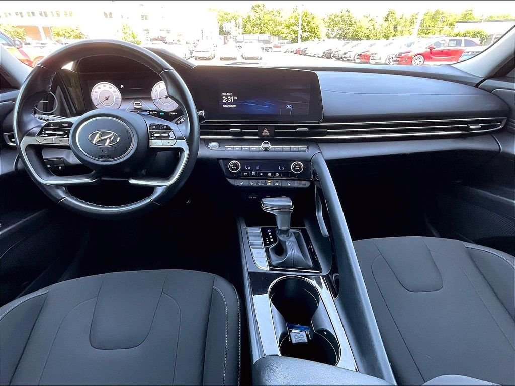 Used 2023 Hyundai Elantra SEL w/ Convenience Package FWD image 21