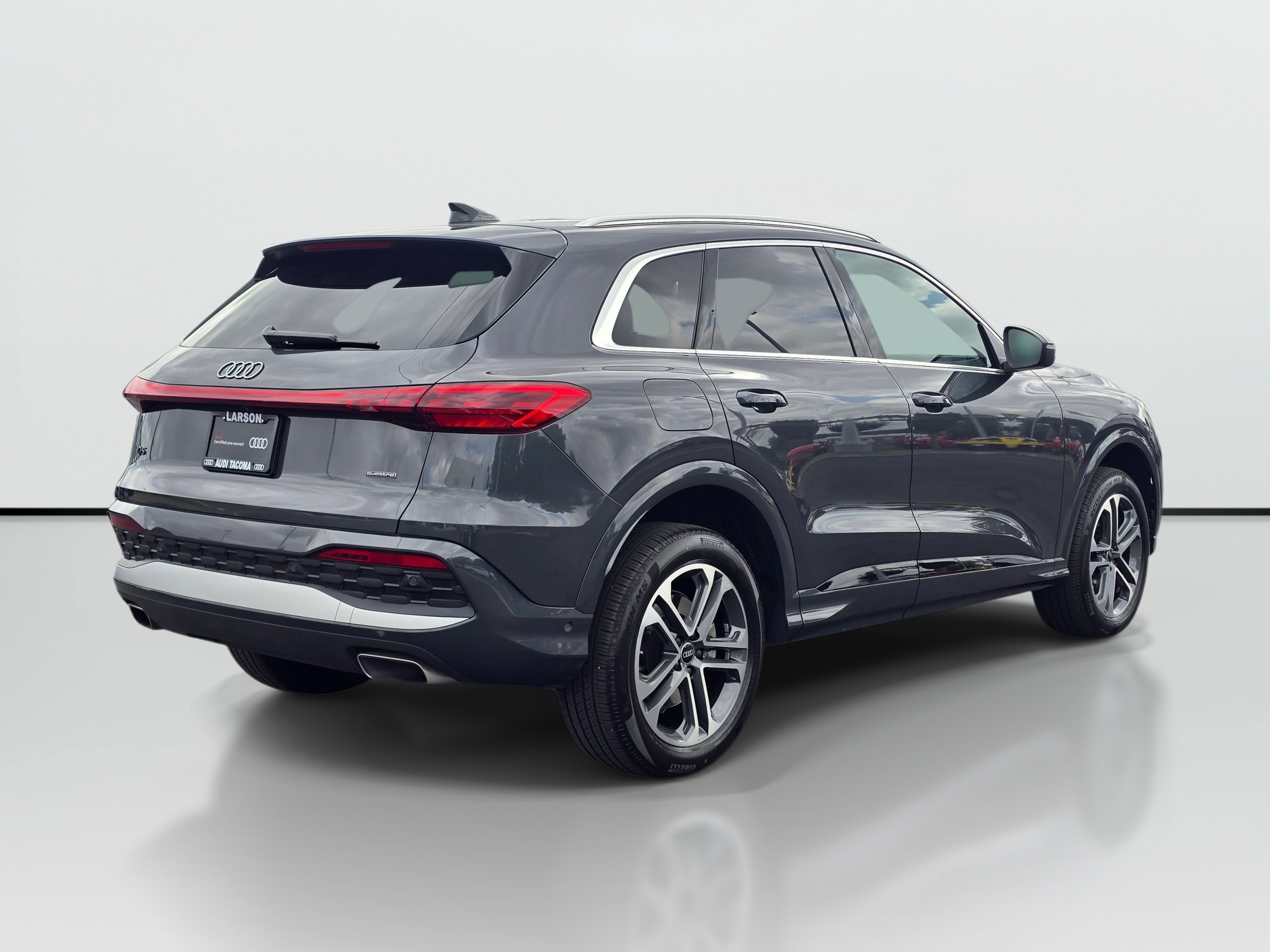 Certified 2025 Audi Q5 Premium AWD/4WD image 5