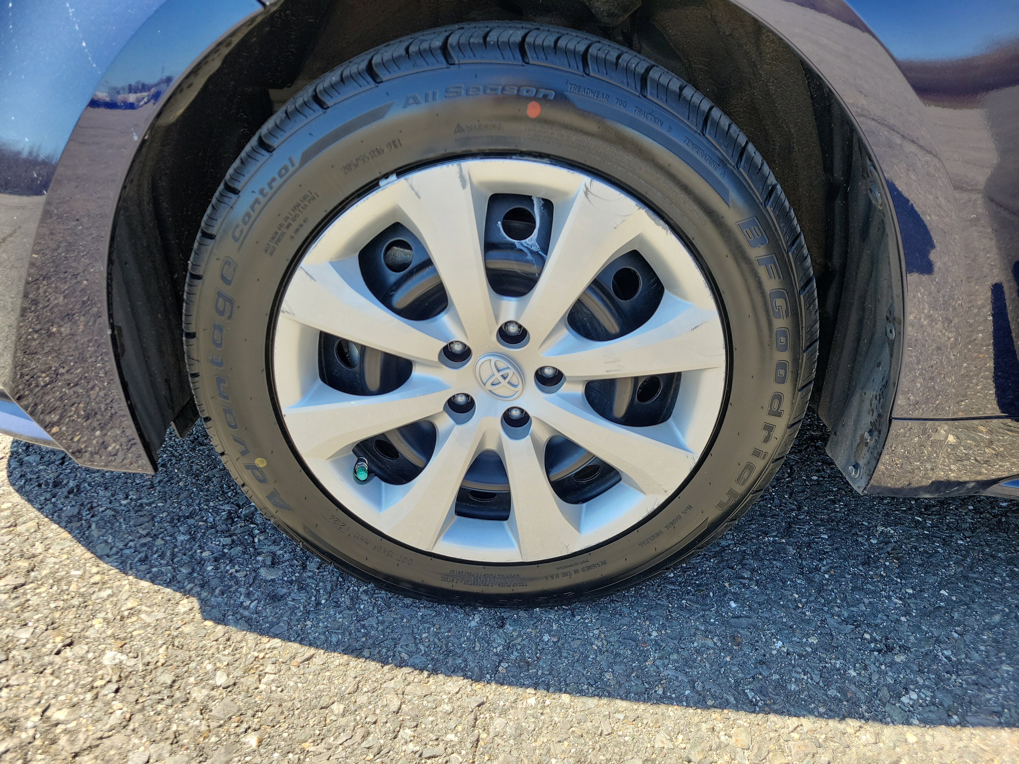Used 2022 Toyota Corolla LE FWD image 12