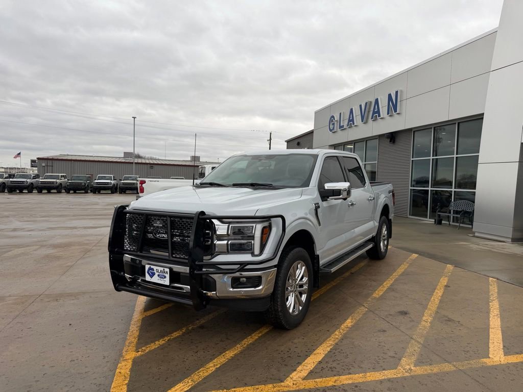 Used 2025 Ford F150 Lariat w/ Equipment Group 501A Mid image 3