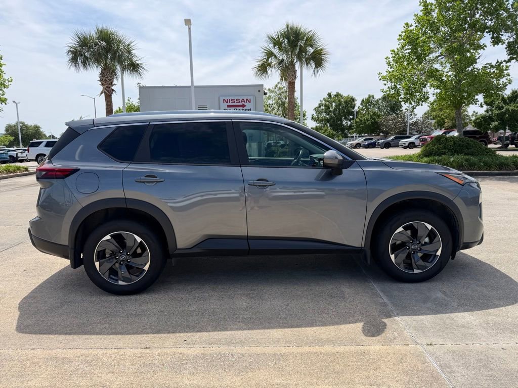 Used 2024 Nissan Rogue SV w/ SV Premium Package FWD image 6