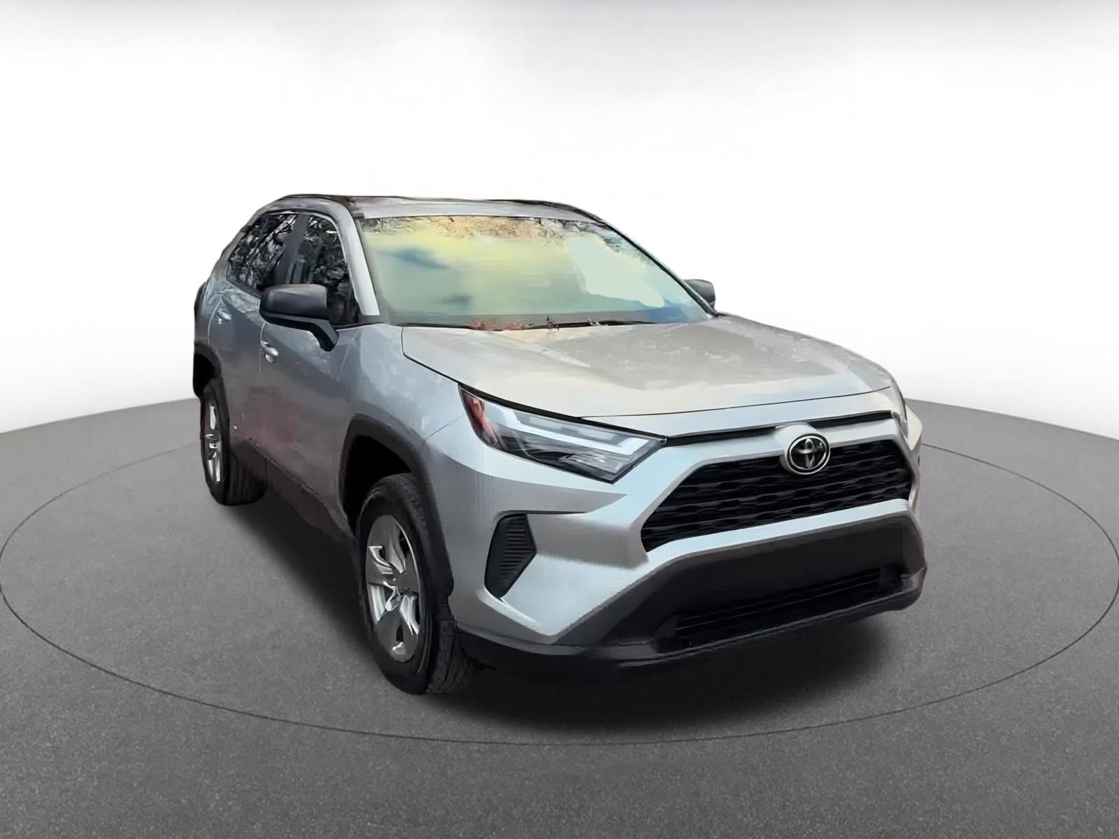 Used 2025 Toyota RAV4 LE image 3