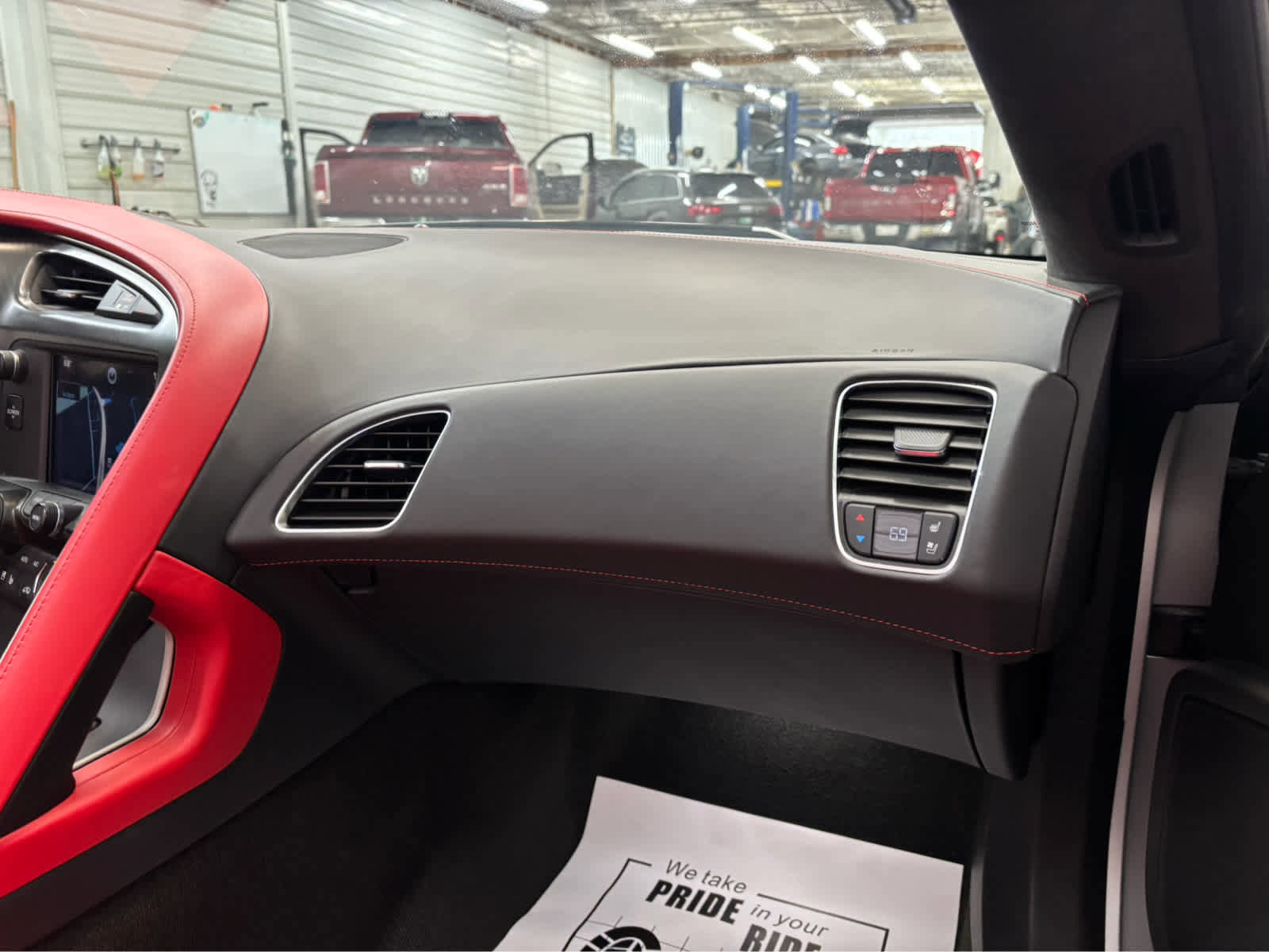 Used 2015 Chevrolet Corvette Z06 w/ 3LZ Preferred Equipment Group image 29