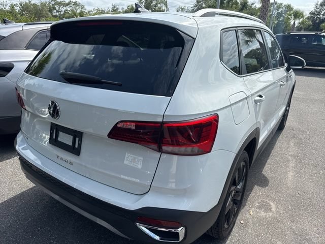 Used 2023 Volkswagen Taos SE w/ Panoramic Sunroof Package FWD image 22