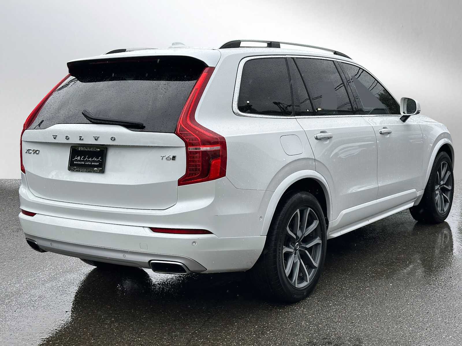 Used 2017 Volvo XC90 T6 Momentum w/ Vision Package AWD/4WD image 3