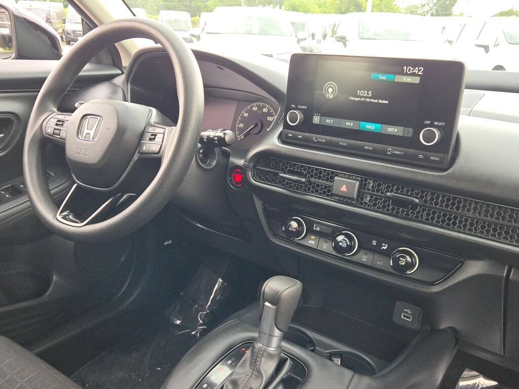 Used 2025 Honda HR-V LX image 9
