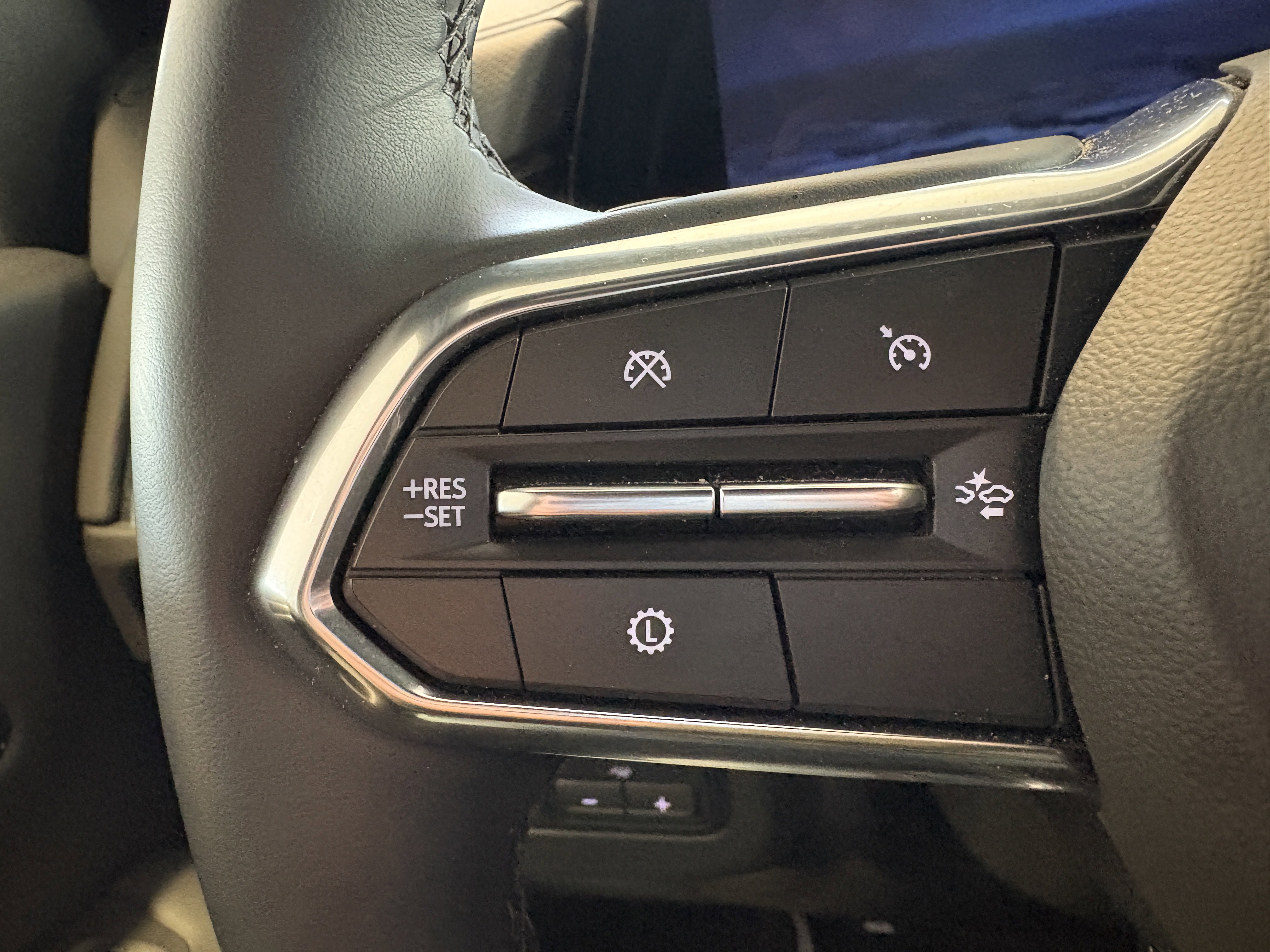 Used 2025 Chevrolet Tahoe Premier image 12