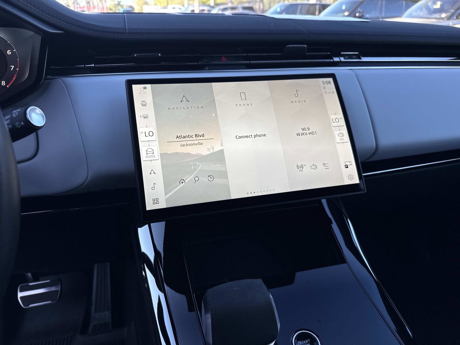 Certified 2025 Land Rover Range Rover Sport Dynamic SE image 26