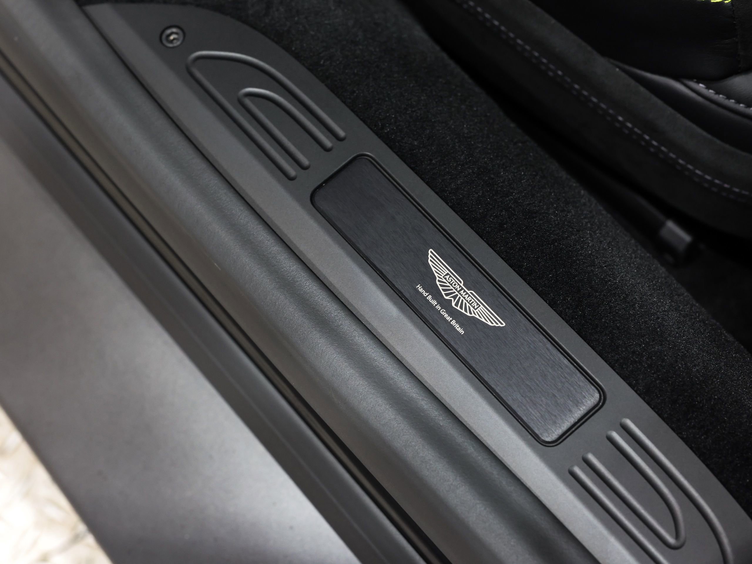 Used 2026 Aston Martin V8 Vantage Coupe image 38