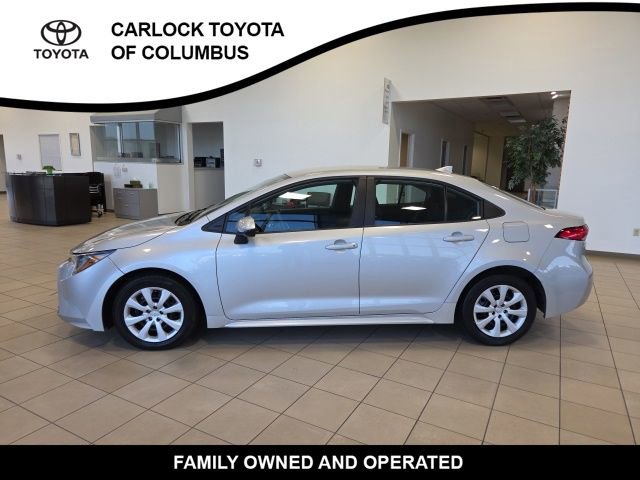 Used 2024 Toyota Corolla LE FWD image 2