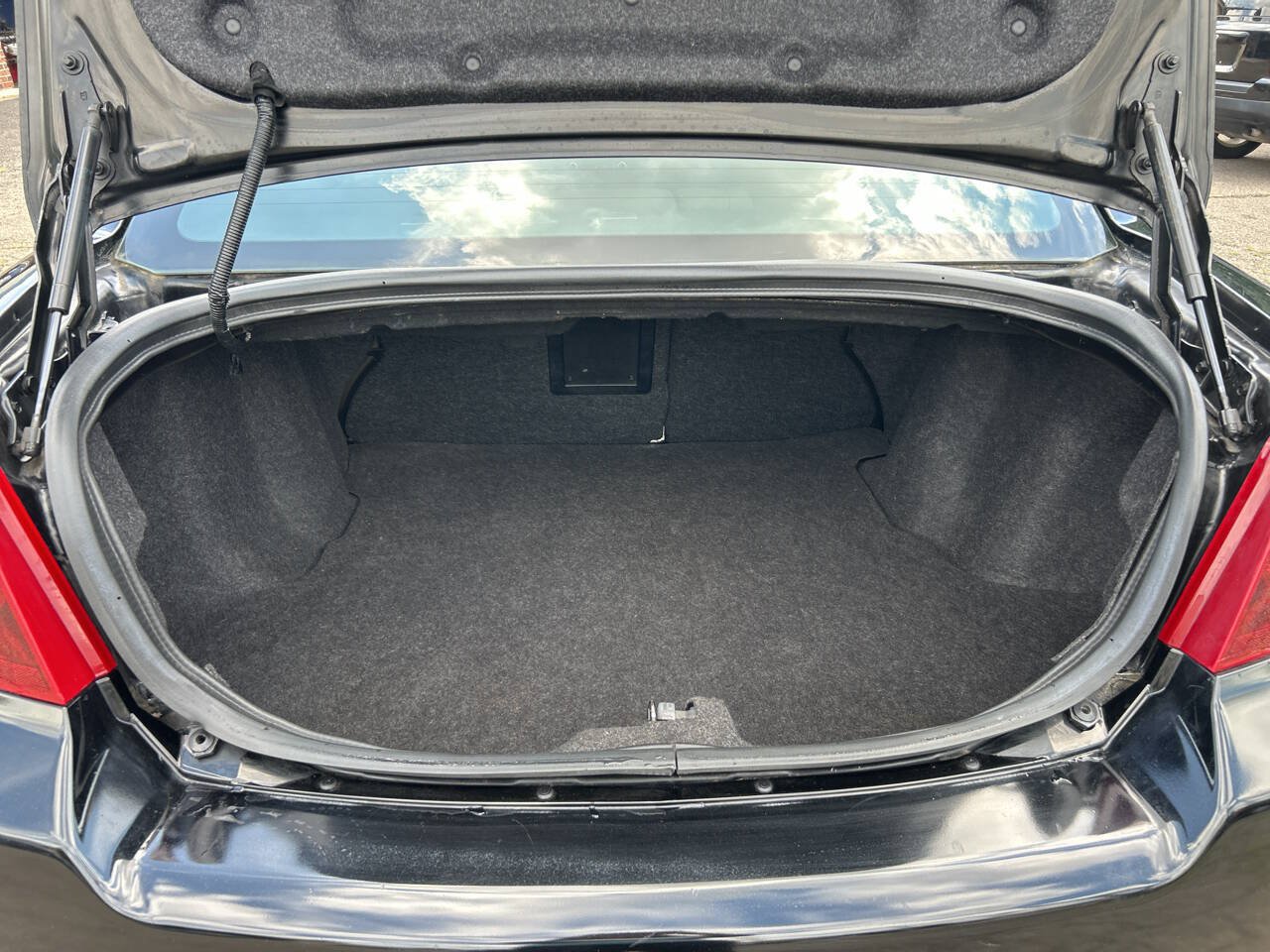 Used 2014 Dodge Avenger SE FWD image 19
