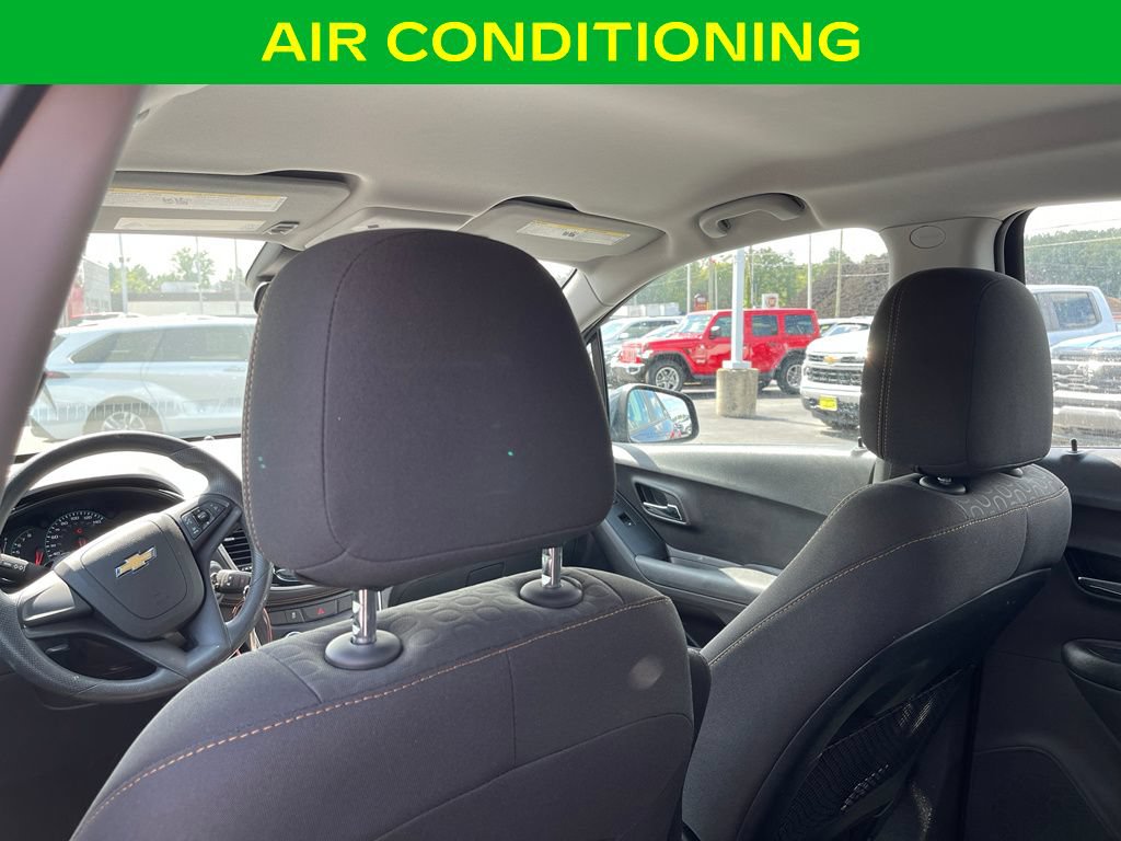 Used 2018 Chevrolet Trax LS AWD/4WD image 10