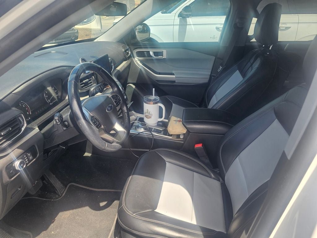 Used 2022 Ford Explorer XLT w/ Equipment Group 202A RWD image 6