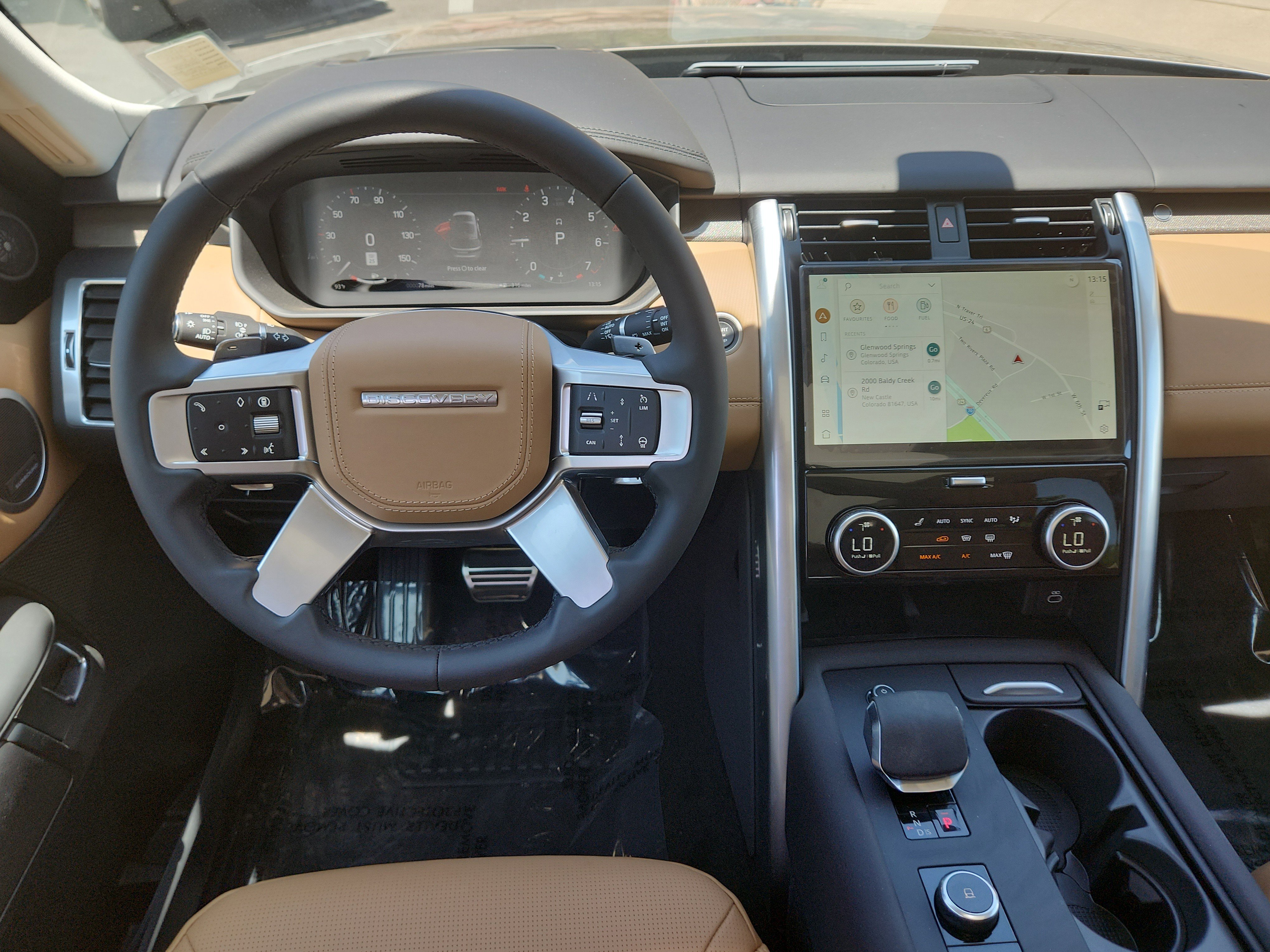 New 2025 Land Rover Discovery Metropolitan Edition image 14
