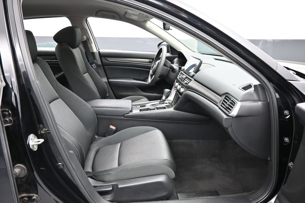 Used 2018 Honda Accord LX image 34