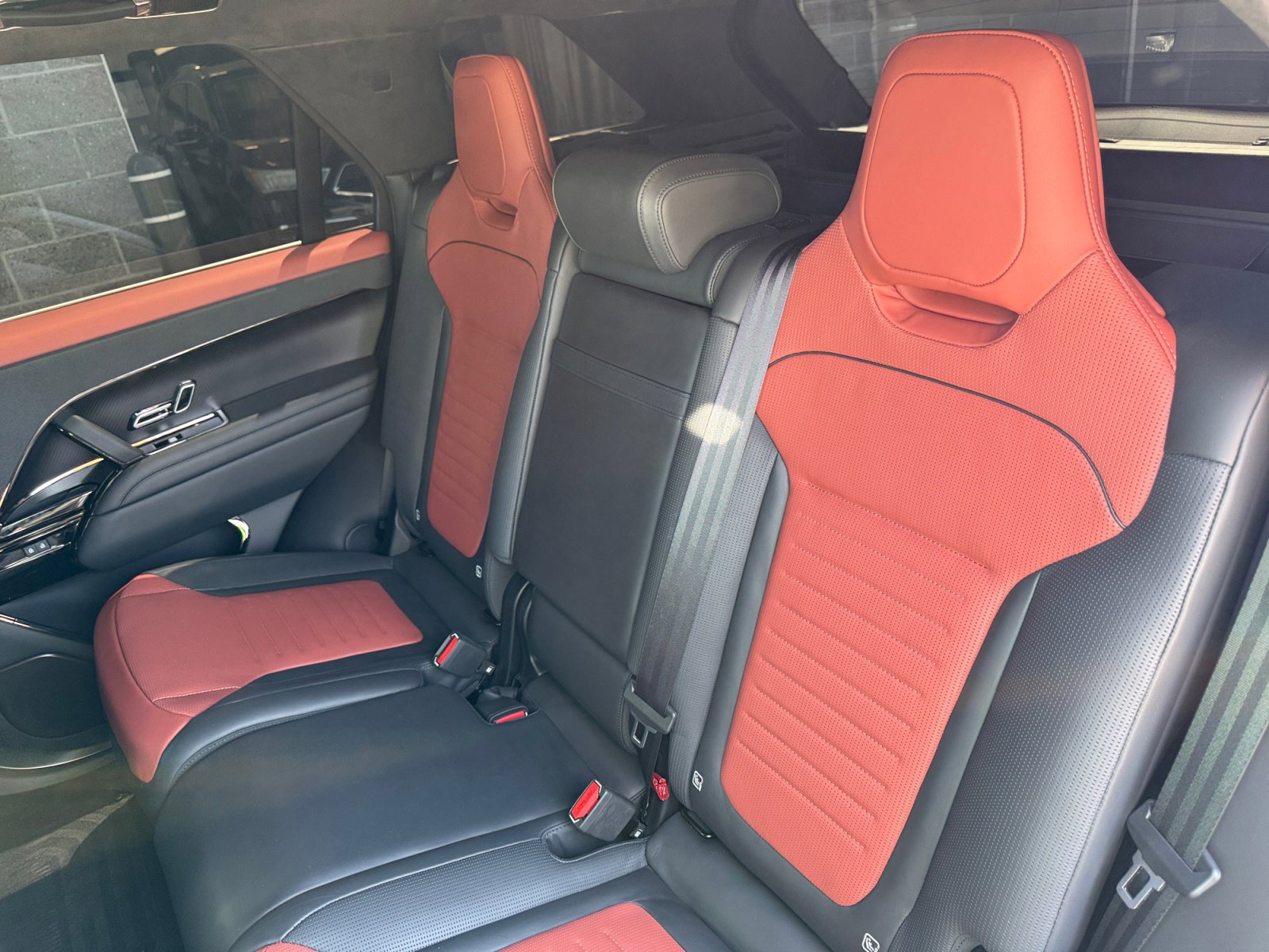 Used 2024 Land Rover Range Rover Sport AWD/4WD image 18