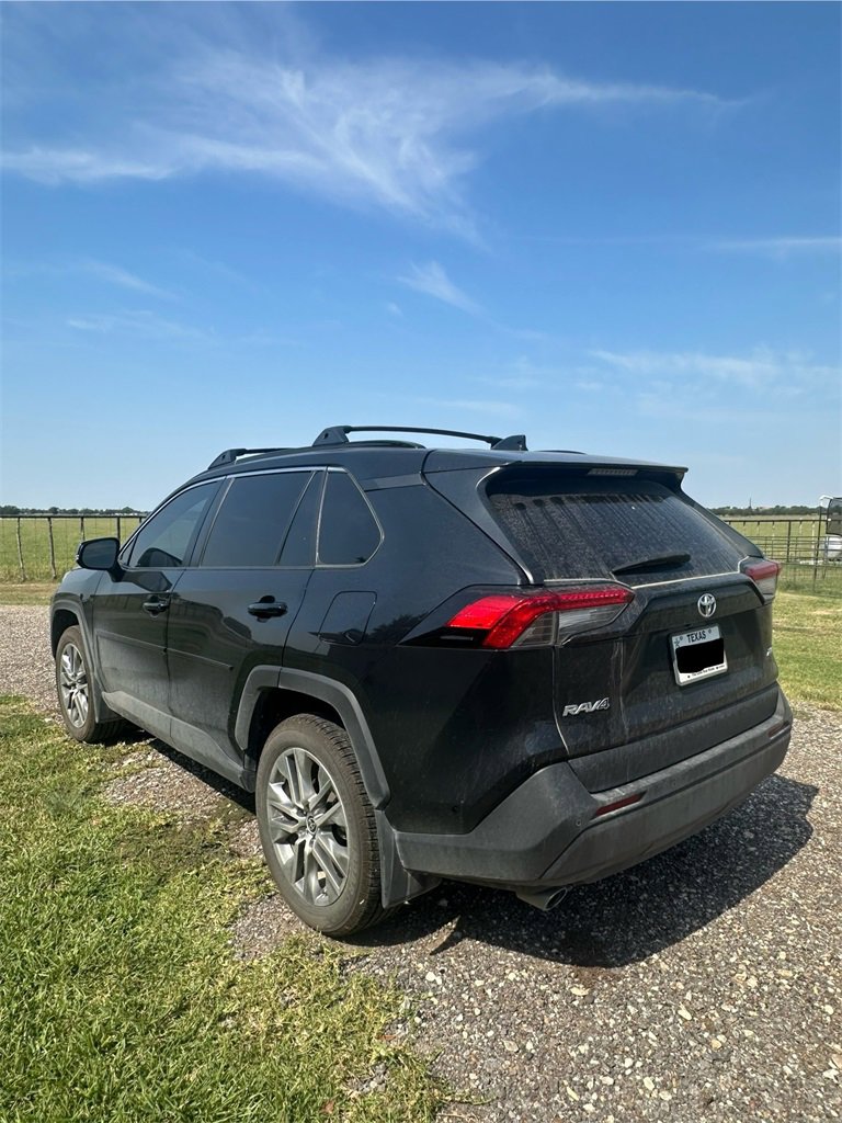 Used 2023 Toyota RAV4 XLE Premium image 12