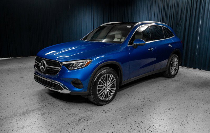 Certified 2026 Mercedes-Benz GLC 300 image 1