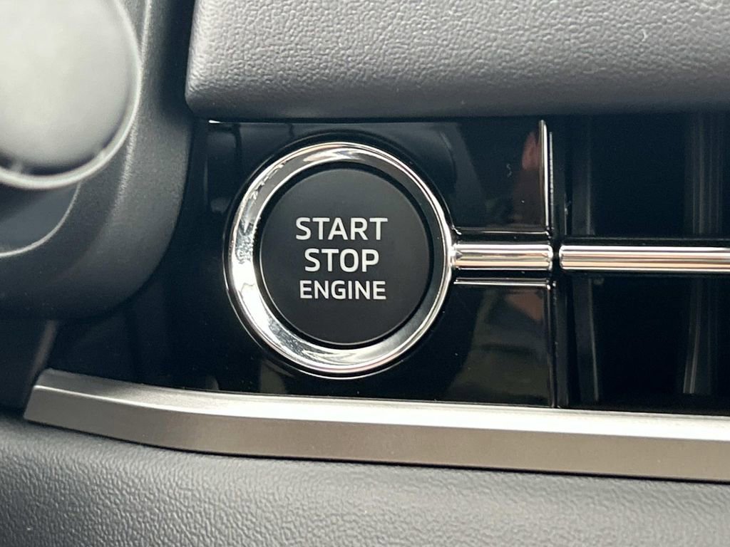 New 2025 Mitsubishi Outlander SEL image 31