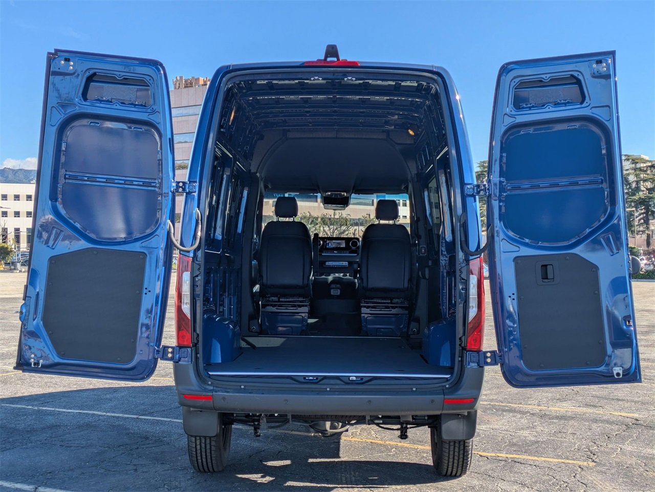 New 2025 Mercedes-Benz Sprinter 2500 image 10