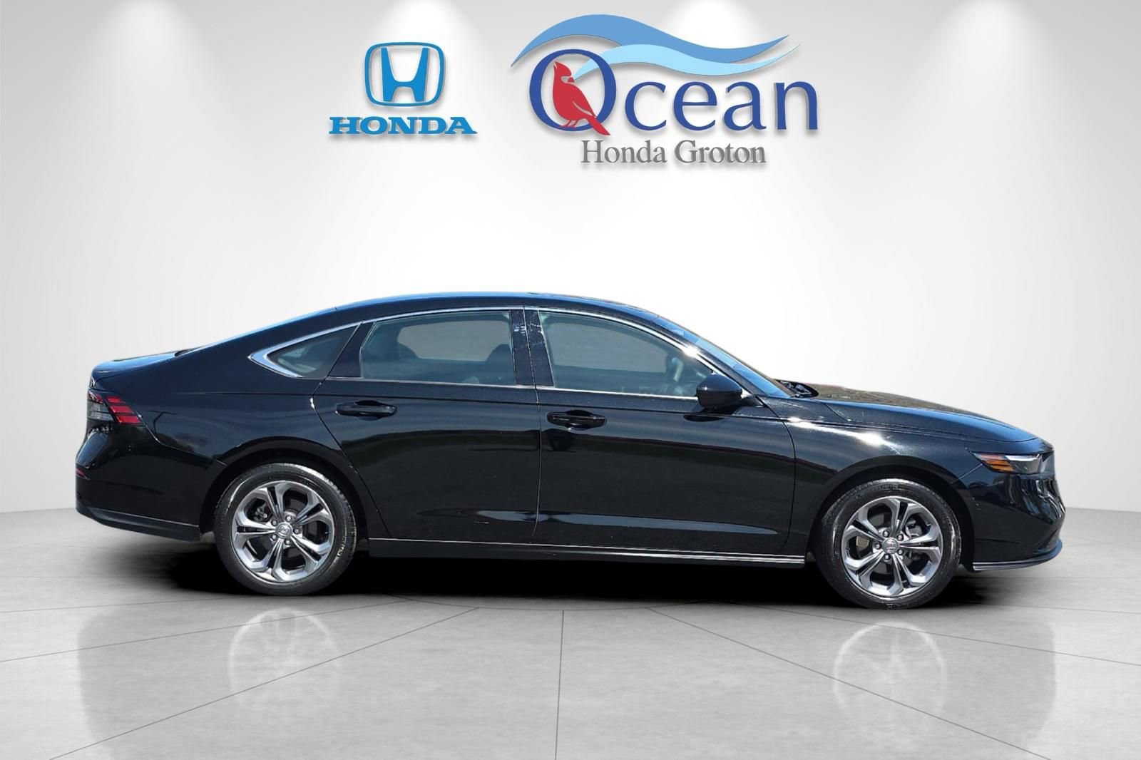 Used 2024 Honda Accord EX image 2