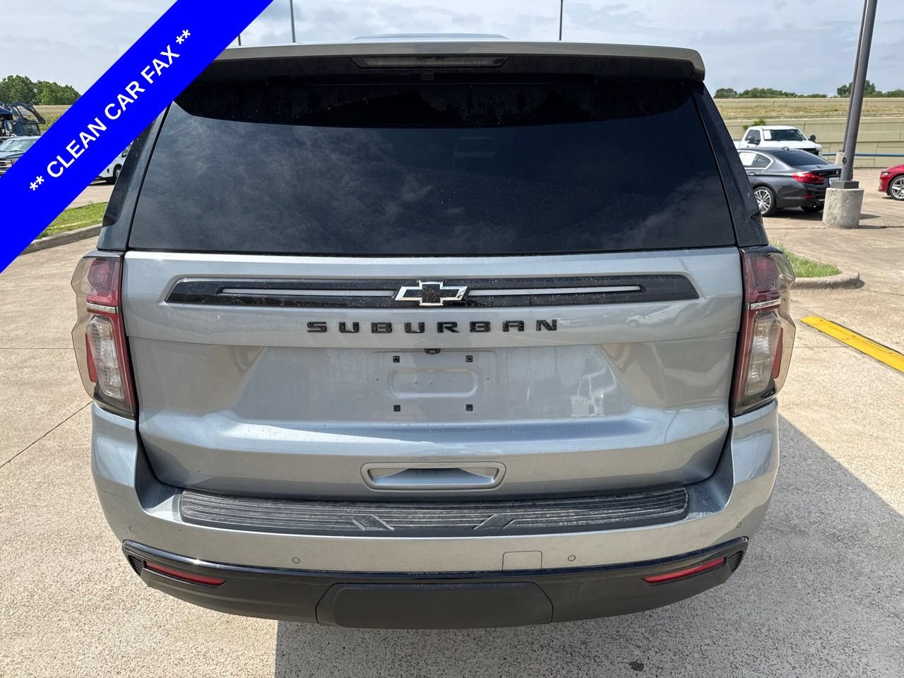 Used 2023 Chevrolet Suburban Z71 w/ Luxury Package AWD/4WD image 9
